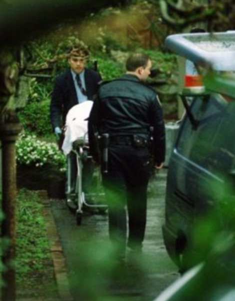 Πρώτη φορά στο φως φωτογραφίες της σορού του Κερτ Κομπέιν [εικόνες] | iefimerida.gr 3