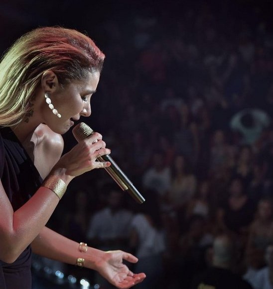 Ο Ερντογάν ακύρωσε συναυλίες διάσημης τραγουδίστριας επειδή δεν πήγε στη συγκέντρωσή του! [εικόνες]  | iefimerida.gr 1