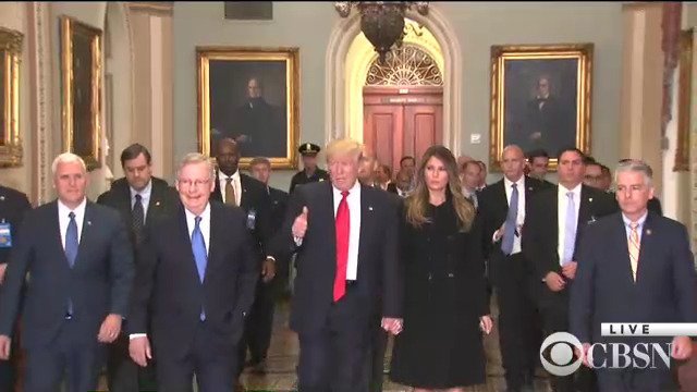 Η Μελάνια στον Λευκό Οίκο -Προτίμησε total black look, τι είπε με την Μισέλ Ομπάμα [εικόνες & βίντεο] | iefimerida.gr 5