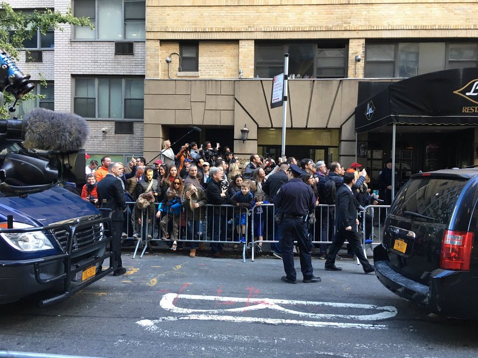 Ψήφισε ο Τραμπ στη Νέα Υόρκη εν μέσω αποδοκιμασιών και χειροκροτημάτων [εικόνες & βίντεο] | iefimerida.gr 2