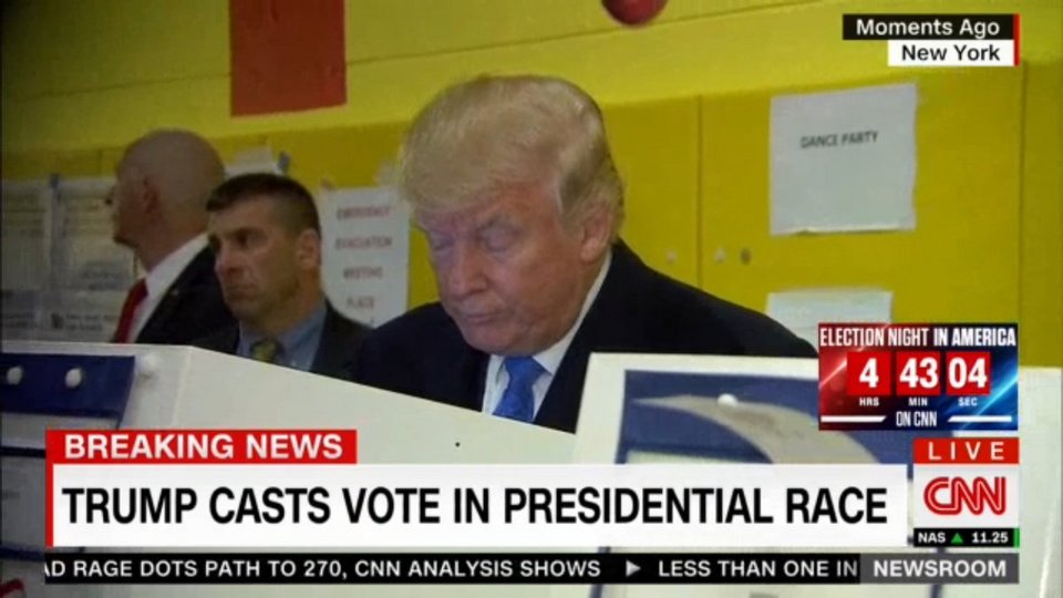 Ψήφισε ο Τραμπ στη Νέα Υόρκη εν μέσω αποδοκιμασιών και χειροκροτημάτων [εικόνες & βίντεο] | iefimerida.gr 1