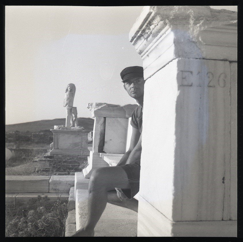 Εργα του καινοτόμου Cy Twombly πλάι σε αρχαία ελληνικά αγάλματα [εικόνες]  | iefimerida.gr 1