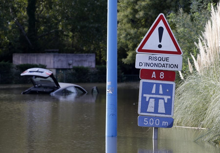 Τραγικός απολογισμός στην Κυανή Ακτή από τις πλημμύρες -Τουλάχιστον 16 οι νεκροί [εικόνες] | iefimerida.gr 0