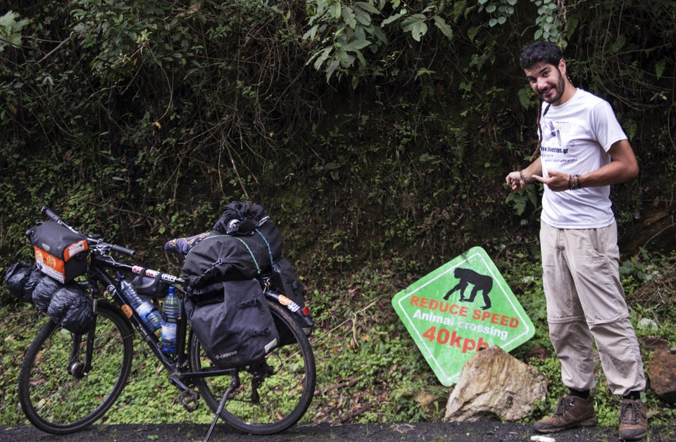 Φεύγουν από Αθήνα για Ασία με ποδήλατο -Στόχος τα 5.500 χιλ. σε 4 μήνες [εικόνες]  | iefimerida.gr 1