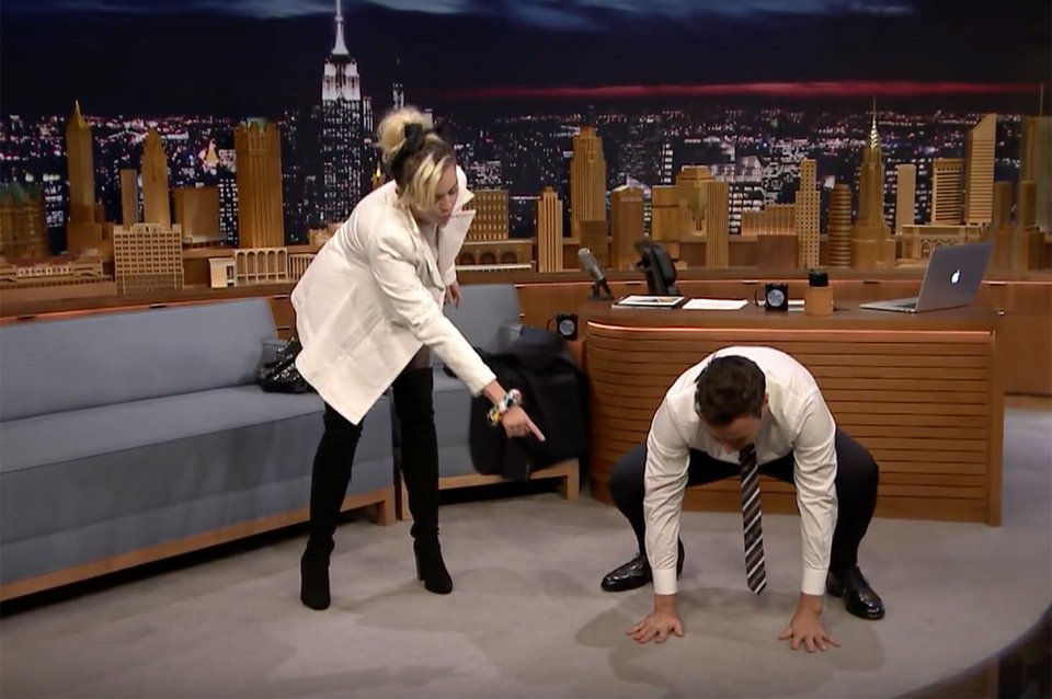 Οι απίστευτες στάσεις γιόγκα της Miley Cyrus που ζηλεύουμε [εικόνες] | iefimerida.gr 7