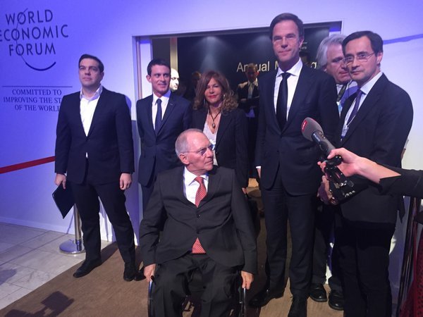 Δείτε καρέ-καρέ το τετ α τετ Τσίπρα-Σόιμπλε στο Νταβός -Στα παρασκήνια του πάνελ [εικόνες] | iefimerida.gr 3