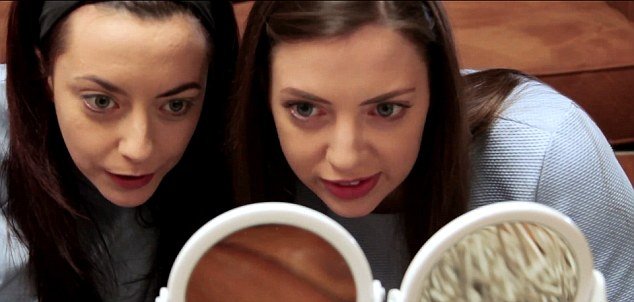 Οι άγνωστες «δίδυμες αδελφές» -Μοιάζουν σαν δυο σταγόνες νερό αλλά δεν έχουν καμία συγγένεια [εικόνες]  | iefimerida.gr 4