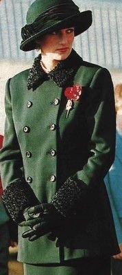 Αντέγραψε και το ύφος της Νταϊάνα: Φόρεσε τα ίδια ρούχα, ήταν σκυθρωπή -«Θλιμμένη πριγκίπισσα» και η Κέιτ Μίντλετον [εικόνες] | iefimerida.gr 7