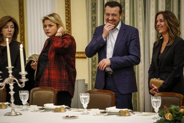 Το παρασκήνιο του δείπνου στο Προεδρικό -Ο αγέλαστος Ερντογάν, τα πηγαδάκια, οι καλοντυμένες κυρίες [εικόνες] | iefimerida.gr 15