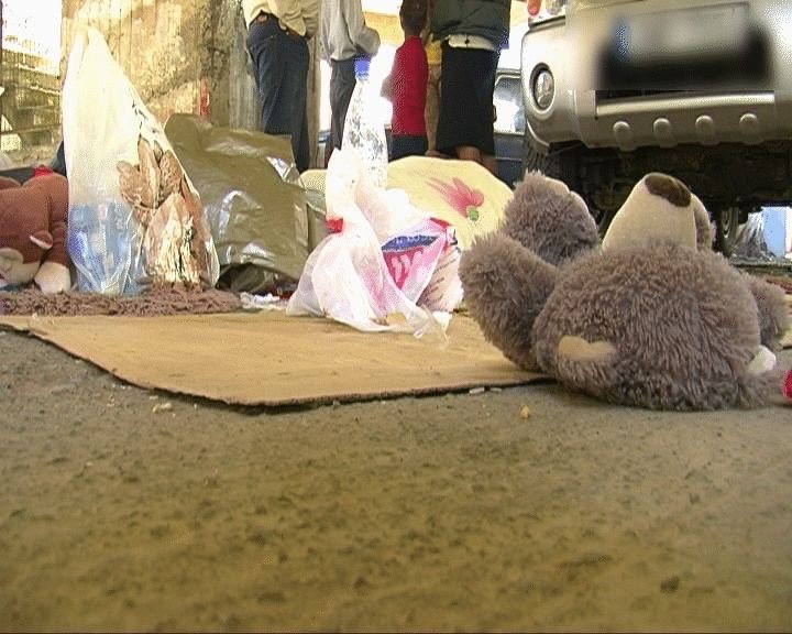 Πενταμελής οικογένεια ζει σε πιλοτή πολυκατοικίας στα Χανιά [εικόνες&βίντεο] | iefimerida.gr 0