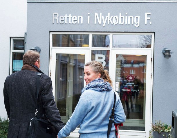 Ζευγάρι καταδικάστηκε επειδή βοήθησε οικογένεια προσφύγων -Θα πληρώσουν 3.000 ευρώ πρόστιμο [εικόνες]   | iefimerida.gr 3