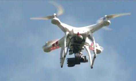 Υπερπροστατευτικός μπαμπάς ακολουθεί με drone την κόρη του στο σχολείο [βίντεο] | iefimerida.gr 3