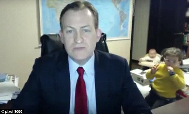 Η σύζυγος -και όχι η νταντά- έβγαλε τα παιδιά πανικόβλητη από το δωμάτιο του καθηγητή που ήταν live στο BBC [εικόνες] | iefimerida.gr 0