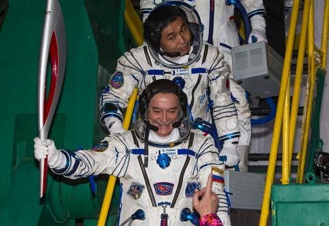 Η ολυμπιακή δάδα επέστρεψε στη Γη -Ολοκληρώθηκε το ιστορικό ταξίδι στο Διάστημα [εικόνες] | iefimerida.gr 5