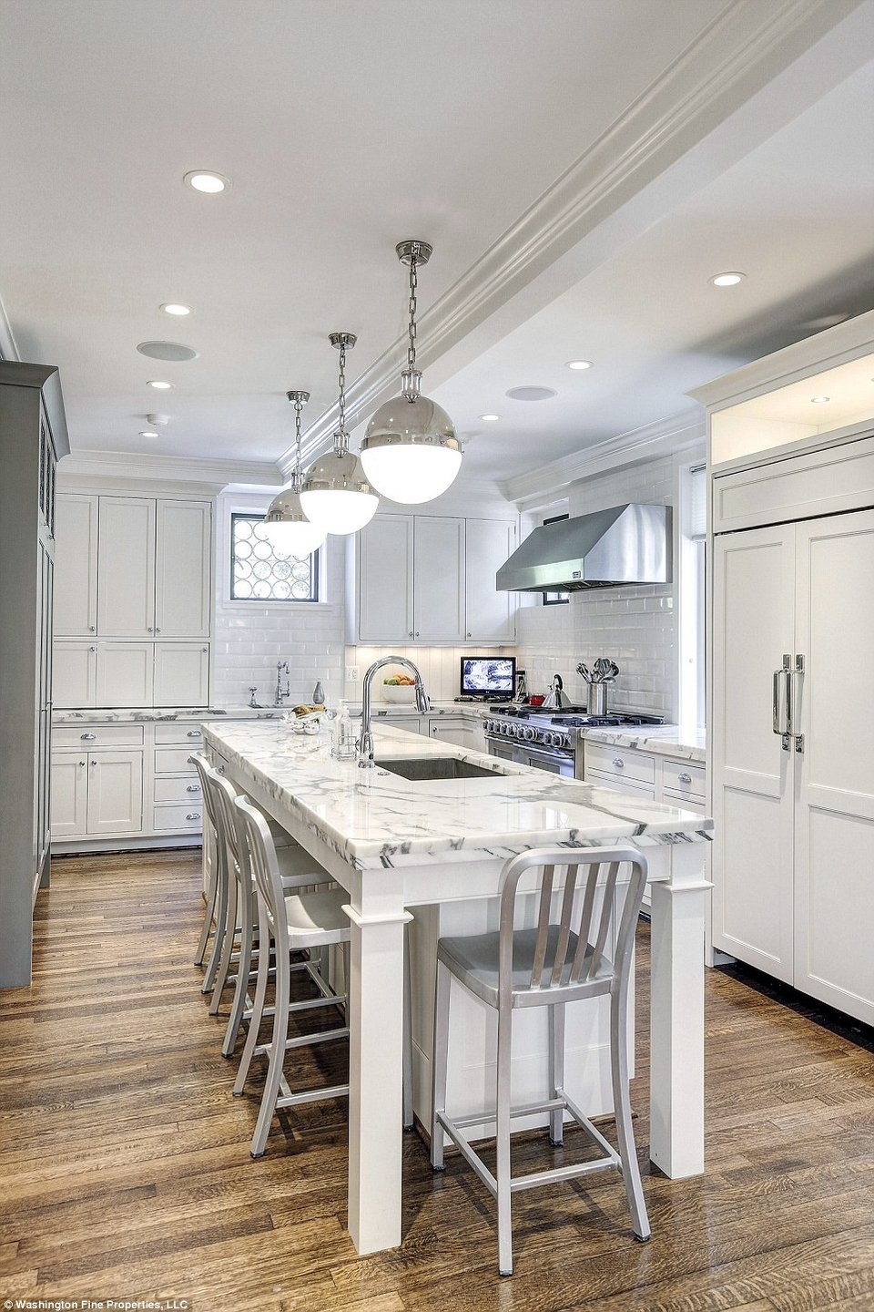 Αυτό είναι το σπίτι που θα ζήσουν οι Ομπάμα όταν φύγουν από τον Λευκό Οίκο -Εκπληκτικός πύργος του 1928  [εικόνες] | iefimerida.gr 3