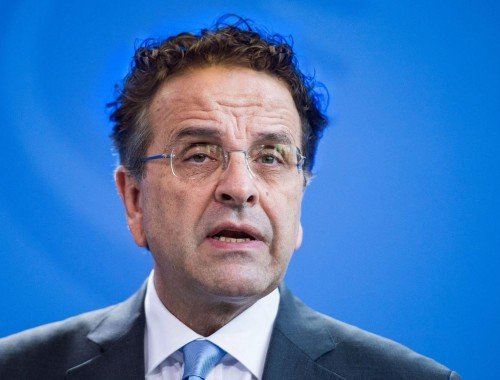 Σαμαράς, Αδωνις, Βενιζέλος, Θεοδωράκης με «περούκα Ντάισελμπλουμ» [εικόνες] | iefimerida.gr 2