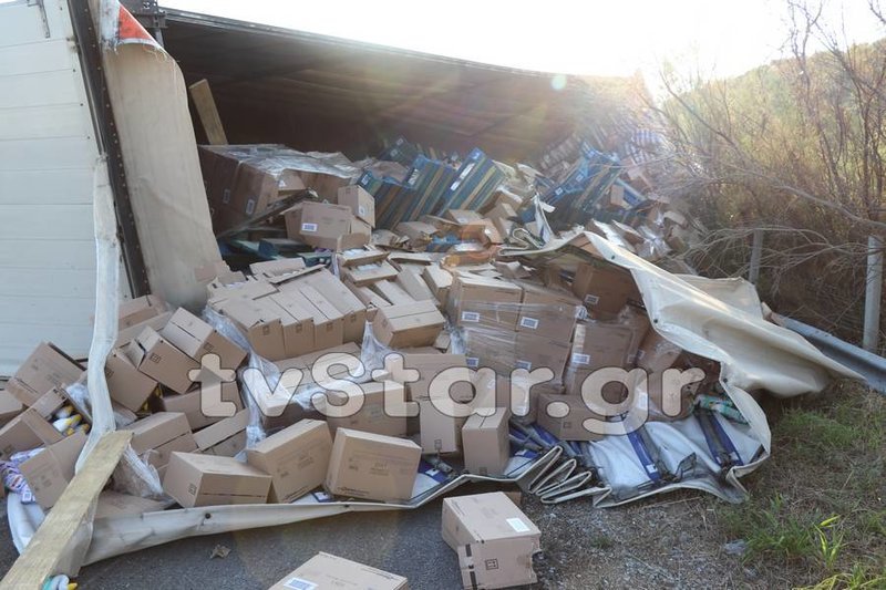 Νέα εκτροπή νταλίκας στην Αθηνών-Λαμίας | iefimerida.gr 3
