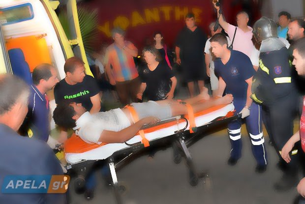 Νταλίκα «σφηνώθηκε» σε σαλόνι πολυκατοικίας στην Σπάρτη -Απρόβλεπτο τροχαίο παραλίγο να στοιχίσει σε ζωές [εικόνες&βίντεο] | iefimerida.gr 1