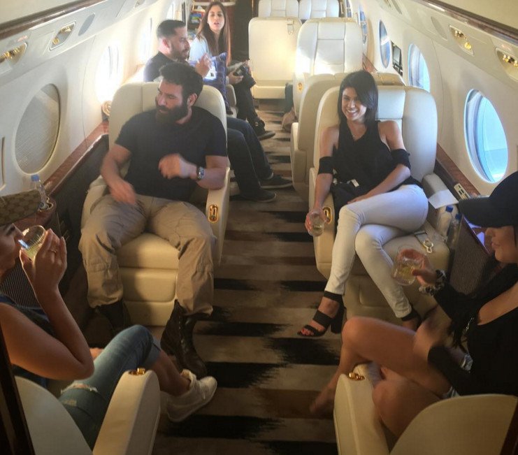 Η Χίλαρι νοίκιασε το αεροπλάνο των οργίων του βασιλιά του Instagram [εικόνες] | iefimerida.gr 4