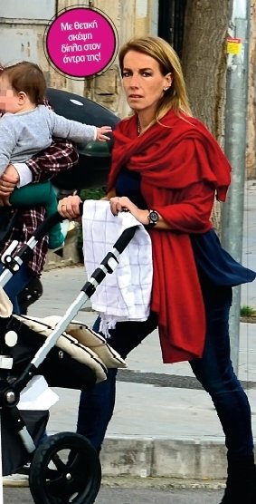 Η Δανάη Στράτου σέρνει παιδικό καροτσάκι σε κυριακάτικη βόλτα [εικόνες] | iefimerida.gr 0