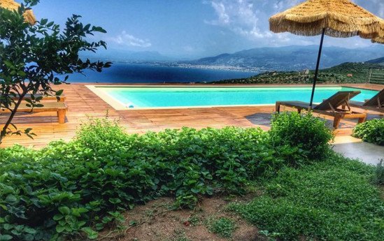 Οι βουτιές της Δανάης Μπάρκα, κόρης της Βίκυς Σταυροπούλου, στη Μάνη [εικόνες] | iefimerida.gr 3