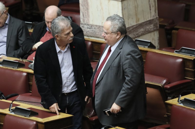 Ο διαγραφείς από το Ποτάμι Σπύρος Δανέλλης με τον παραιτθέντα τ. ΥΠΕΞ Νίκο Κοτζιά -Φωτογραφία: Intimenews/ΛΙΑΚΟΣ ΓΙΑΝΝΗΣ
