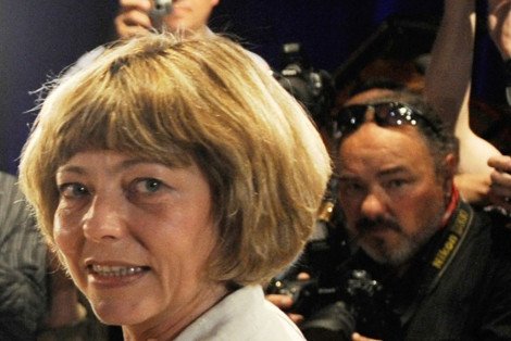 Ντανιέλα Σαντ: Η κατά 20 χρόνια νεότερη σύντροφος του Γκάουκ και οι στιλιστικές της επιλογές που θυμίζουν Μέρκελ  [εικόνες] | iefimerida.gr 9