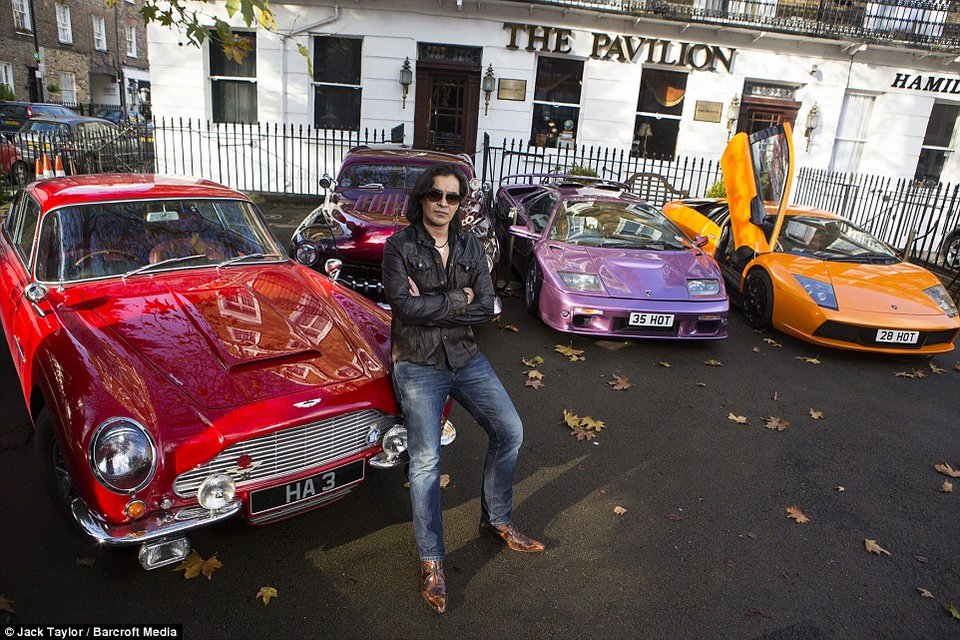 Δισεκατομμυριούχος χάρισε στην κοπέλα του μπανιέρα που «τρέχει» σοκολάτα - Οπως η Κλεοπάτρα [εικόνες] | iefimerida.gr 3