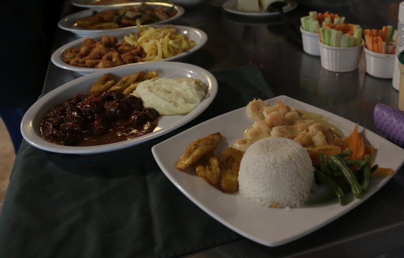  Κουίτο: Το εστιατόριο μέσα σε σπηλιά που έχει τυφλούς σερβιτόρους και απόλυτο σκοτάδι [εικόνες] | iefimerida.gr 1