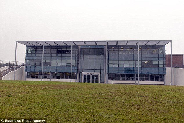 Αυτή είναι η δασκάλα που είχε ερωτική σχέση με 14χρονο μαθητή της [εικόνες] | iefimerida.gr 2