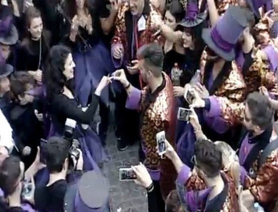 Στο ρεθυμνιώτικο καρναβάλι έγινε και πρόταση γάμου [εικόνες] | iefimerida.gr 2