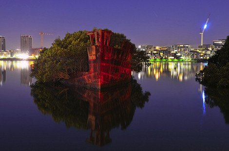 «Το δάσος που επιπλέει» - Σε ζούγκλα μετατράπηκε παροπλισμένο πλοίο [εικόνες] | iefimerida.gr 0