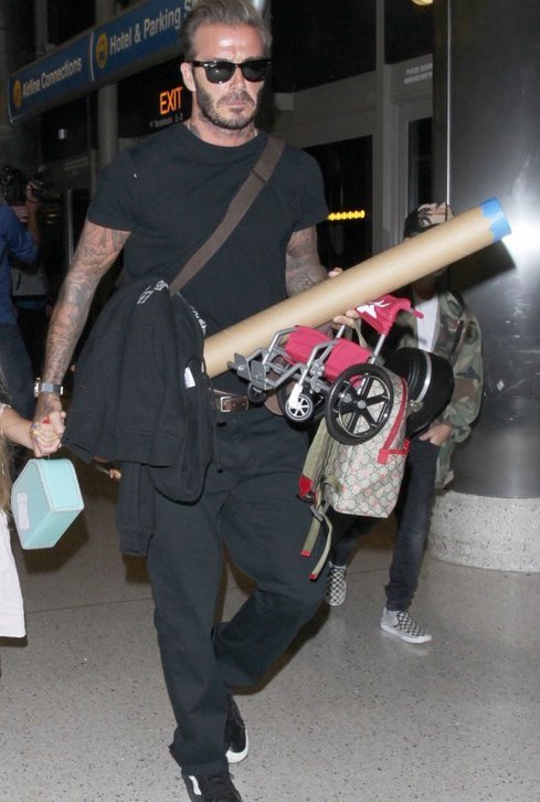 Ντύσου όπως ο Μπέκαμ - Οι 20 εμφανίσεις του που ξεχώρισαν το 2016 [εικόνες] | iefimerida.gr 10