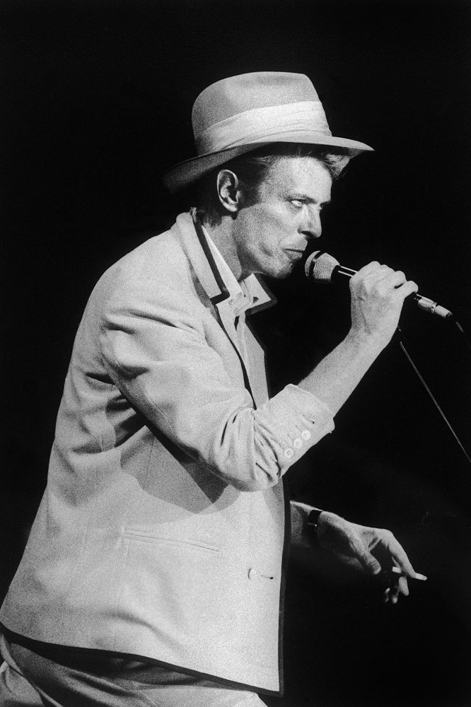 O David Bowie εξελέγη ο πιο καλοντυμένος Αγγλος όλων των εποχών [εικόνες] | iefimerida.gr 1