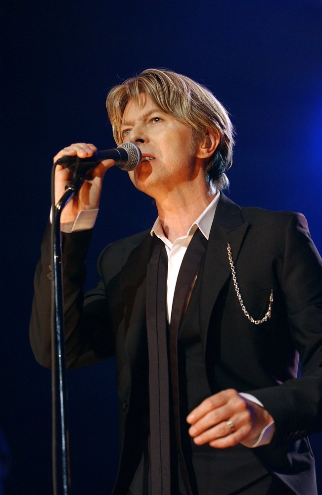 O David Bowie εξελέγη ο πιο καλοντυμένος Αγγλος όλων των εποχών [εικόνες] | iefimerida.gr 7