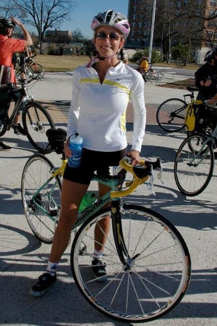 Ποια είναι η γερουσιαστής Γουέντι Ντέιβις που μίλησε 11 ώρες όρθια στη Βουλή και φοράει τα κομψότερα ρούχα που έβαλε ποτέ πολιτικός [εικόνες] | iefimerida.gr 4