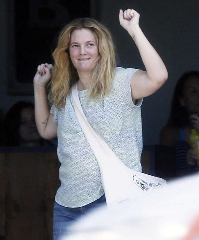 Γιατί η Ντρου Μπάριμορ έφαγε κλήση... πεζή: «Δεν θα το ξανακάνω κύριε!» είπε στον αστυνομικό [εικόνες] | iefimerida.gr 5