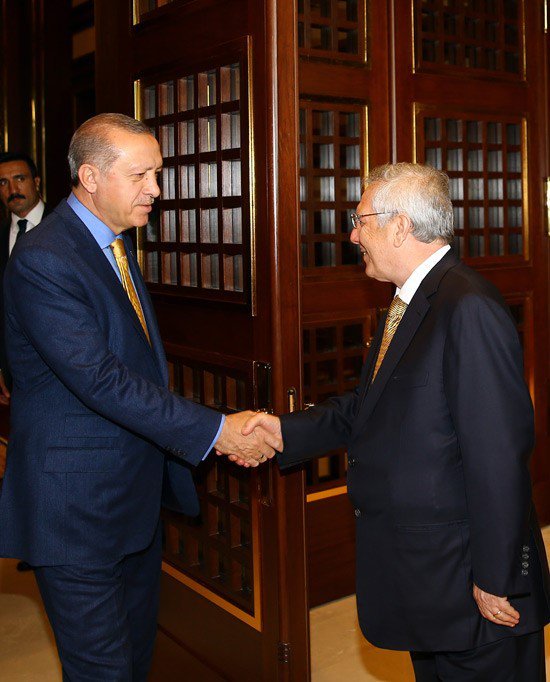 Η Πρωταθλήτρια Ευρώπης Φενέρ με Σλούκα-Ομπράντοβιτς στον Ερντογάν [εικόνες] | iefimerida.gr 3