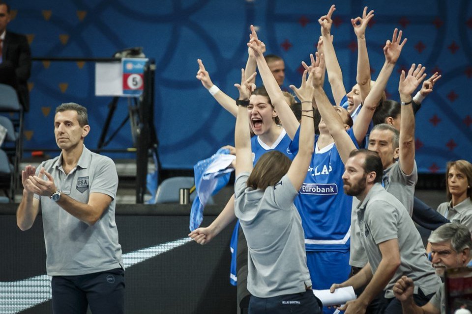 Eurobasket γυναικών: Ξέφρενο πάρτι των κοριτσιών της Εθνικής μετά την πρόκριση στα ημιτελικά [εικόνες & βίντεο] | iefimerida.gr 0