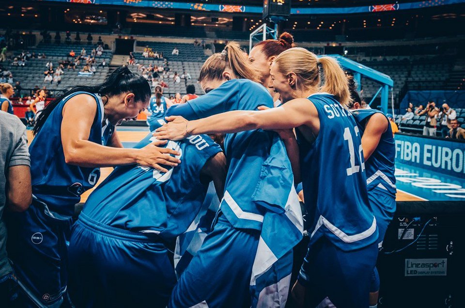 Eurobasket γυναικών: Ξέφρενο πάρτι των κοριτσιών της Εθνικής μετά την πρόκριση στα ημιτελικά [εικόνες & βίντεο] | iefimerida.gr 3