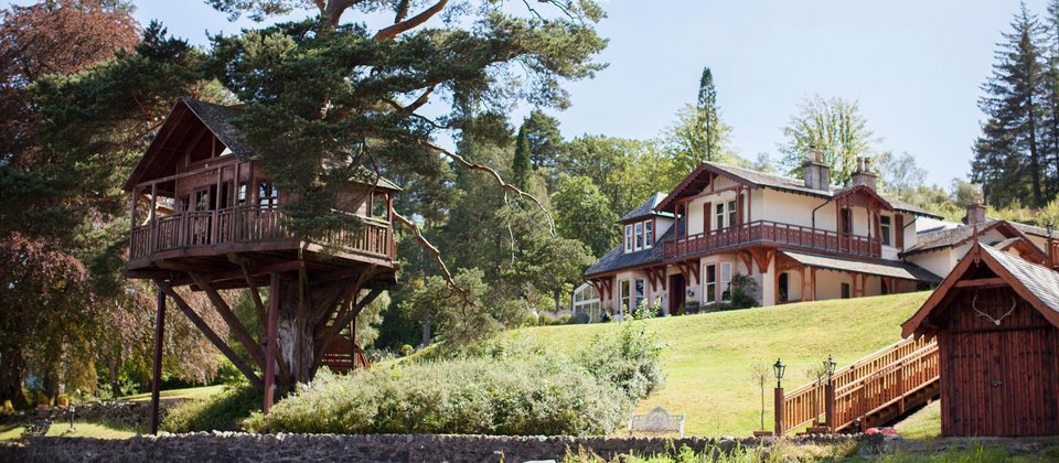 Δεντρόσπιτο πέντε αστέρων: Εντυπωσιάστε την με ένα ρομαντικό δείπνο με θέα τη λίμνη Goil [εικόνες]  | iefimerida.gr 4