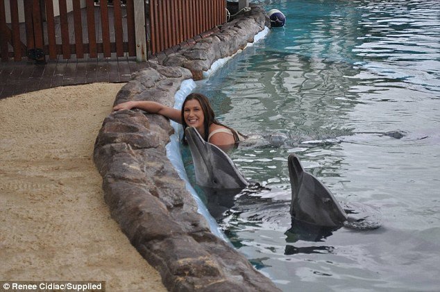 Παράτησε τη δουλειά της και έγινε... γοργόνα -Η ιστορία μιας γυναίκας που τόλμησε να ζήσει το όνειρό της [εικόνα]  | iefimerida.gr 0