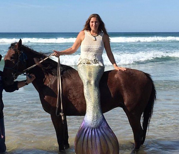 Παράτησε τη δουλειά της και έγινε... γοργόνα -Η ιστορία μιας γυναίκας που τόλμησε να ζήσει το όνειρό της [εικόνα]  | iefimerida.gr 3