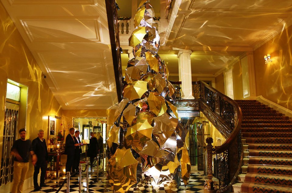 Αυτά είναι τα πιο εντυπωσιακά δέντρα που στολίστηκαν σε όλο τον πλανήτη [εικόνες] | iefimerida.gr 10