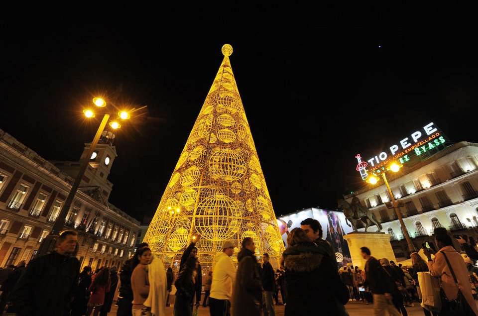 Αυτά είναι τα πιο εντυπωσιακά δέντρα που στολίστηκαν σε όλο τον πλανήτη [εικόνες] | iefimerida.gr 12