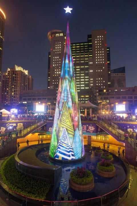 Αυτά είναι τα πιο εντυπωσιακά δέντρα που στολίστηκαν σε όλο τον πλανήτη [εικόνες] | iefimerida.gr 5