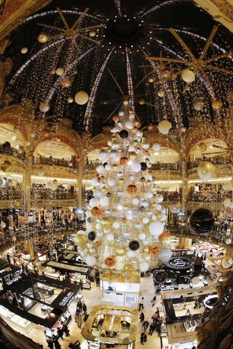 Αυτά είναι τα πιο εντυπωσιακά δέντρα που στολίστηκαν σε όλο τον πλανήτη [εικόνες] | iefimerida.gr 7