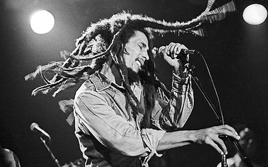 Πλουτίζουν από τον άλλο κόσμο -Οι 13 νεκροί σταρ που «έβγαλαν» τα πιο πολλά τον τελευταίο χρόνο [εικόνες] | iefimerida.gr 9