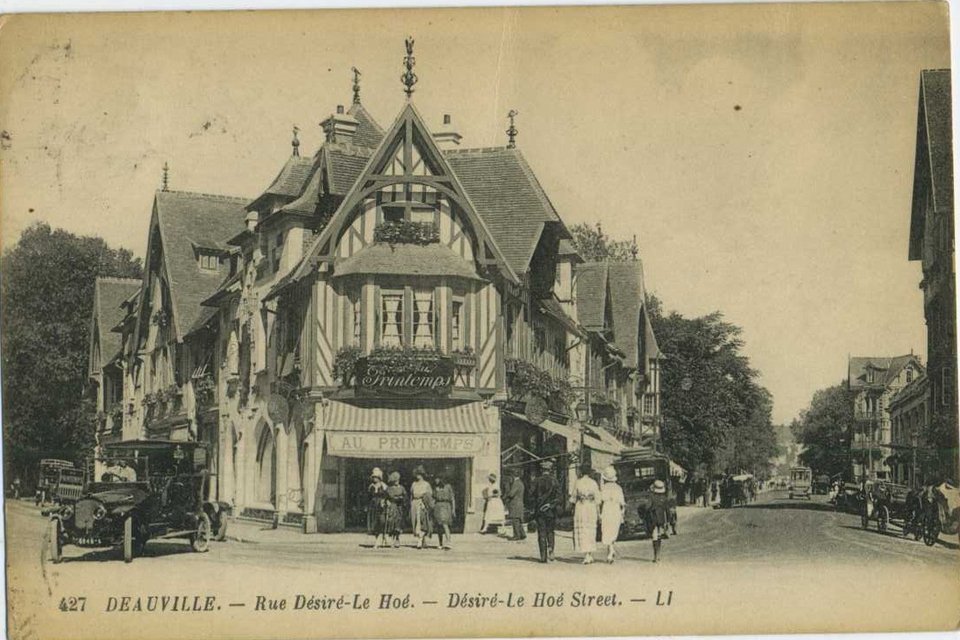 Τι φοράει ένας Γάλλος τουρίστας όταν πάει διακοπές στην σικ παραλία της Ντοβίλ [εικόνες] | iefimerida.gr 9