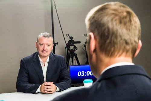 Ρωσία: Εγινε το πρώτο ντιμπέιτ για τις προεδρικές εκλογές -Ενα χρόνο πριν [εικόνες]  | iefimerida.gr 0